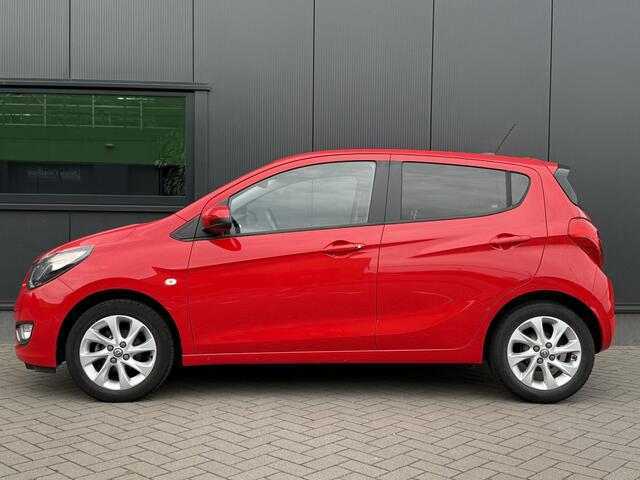 Opel KARL 1.0 ecoFLEX Cosmo 75 PK | 1 jaar garantie | NAP | Origineel Nederlands | Lederen bekleding | Climate control | Cruise control | Parkeersensoren | Stuurverwarming | Stoelverwarming | Lichtmetalen velgen |