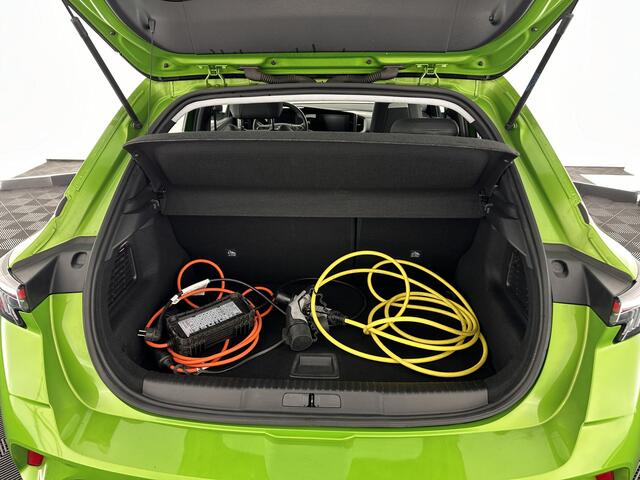 Opel MOKKA Mokka-e Elegance 50-kWh 11kw bl. [ 3-Fase ] (INCL-BTW) *FULL-LED | MICROFIBRE | NAVI-FULLMAP | DAB+ | KEYLESS | DIGI-COCKPIT | APP-CONNECT | AMBIENT-LIGHT | CAMERA | LANE-ASSIST | SPORT-SEATS | 17"ALU*