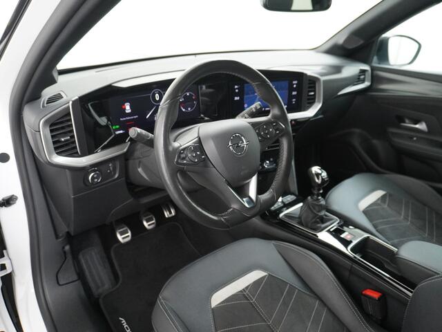 Opel MOKKA 1.2T 131PK Apple Carplay Android Auto Adaptieve Cruise Control Navi Ecc 360°Camera Stoelverwarming Ultimate Stuurverwarming Lmv 18" Bi-Tone Lak Regen-Lichtsensor Led-Matrix 100% Dealeronderhouden Origineel Nederlandse Auto 1e Eigenaar