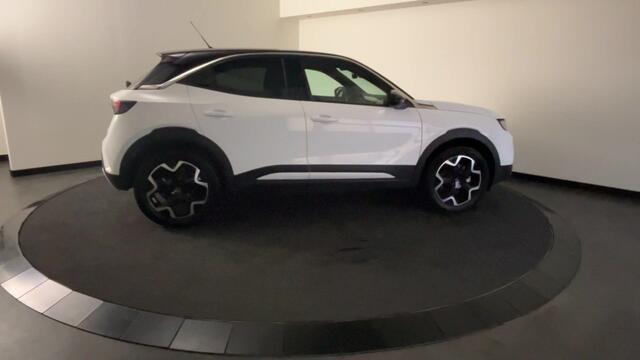 Opel MOKKA Electric Ultimate 50 kWh Prachtige Mokka in nieuwstaat, hele lage kilometerstand, Multimedia Navi Pro Zwart Dak!