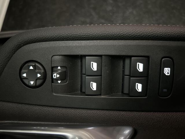 Opel MOKKA Electric Ultimate 50 kWh Prachtige Mokka in nieuwstaat, hele lage kilometerstand, Multimedia Navi Pro Zwart Dak!