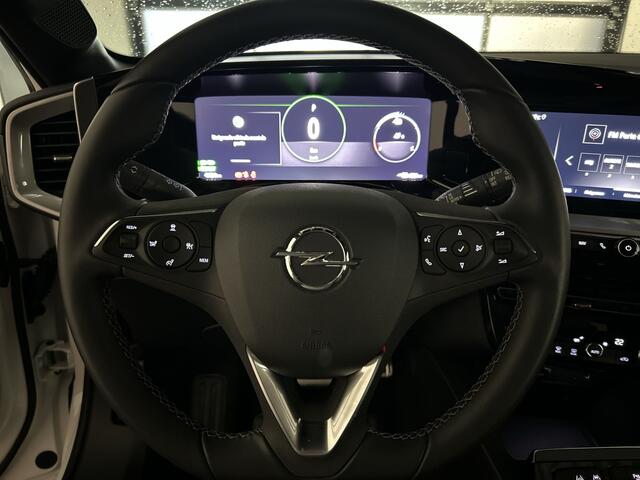Opel MOKKA Electric Ultimate 50 kWh Prachtige Mokka in nieuwstaat, hele lage kilometerstand, Multimedia Navi Pro Zwart Dak!