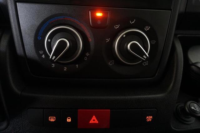 Opel MOVANO 140 PK L2H2 Edition Airco Navigatie Trekhaak Cruise control Nieuw Model Parkeersensoren