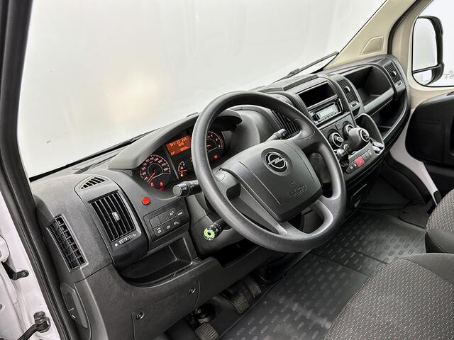 Opel MOVANO 2.2D Financial lease 140pk Bakwagen met Laadklep Achteruitrijcamera Cruise Control Meubelbak