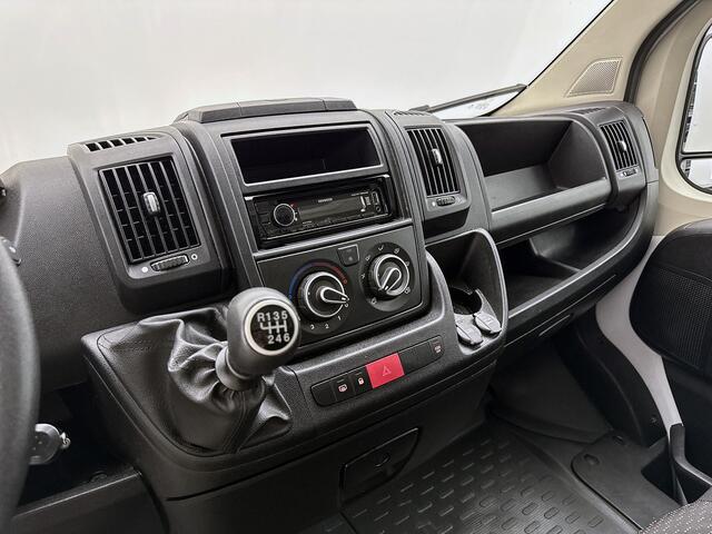 Opel MOVANO 2.2D Financial lease 140pk Bakwagen met Laadklep Achteruitrijcamera Cruise Control Meubelbak