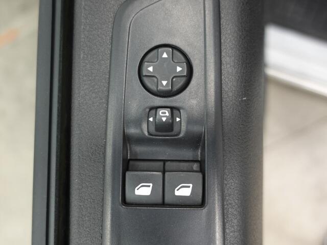 Opel VIVARO 2.0 BlueHDi L2 145PK Automaat Airco Navi Trekhaak