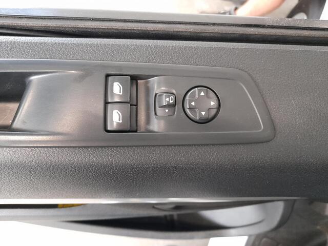 Opel VIVARO 2.0 CDTI L3H1 145PK Dubbele Cabine Edition Navigatie Trekhaak Cruise control Airco