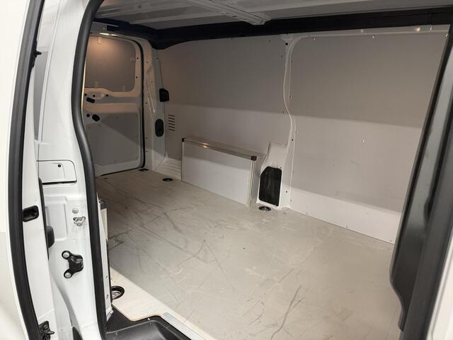 Opel VIVARO 2.0 Diesel 180PK L3 Automaat Apple Carplay / Android Auto Parkeersensoren V+A Trekhaak Camera Navigatie Cruise Control LED koplampen houten afwerking laadruimte