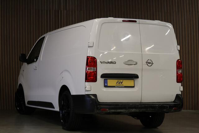 Opel VIVARO 2.0 CDTI L3H1 XL | CarPlay | Camera | Lederen bekleding | 3-Zitter | Blind Spot | Keyless entry | Climate control | Dealer onderhouden | Nieuwe APK | Nieuwe vliegwiel / koppeling