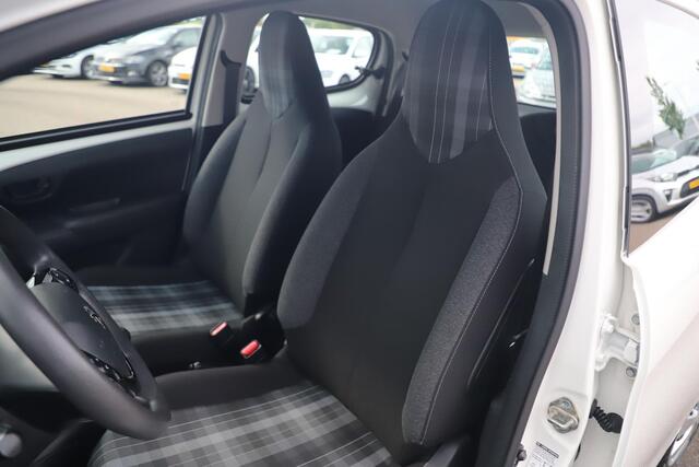 Peugeot 108 1.0 e-VTi Active Airco Radio Bluetooth Elektrische Ramen