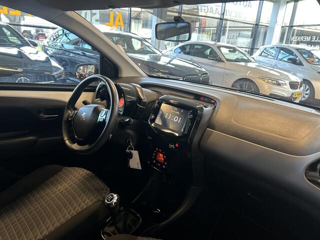 Peugeot 108 1.0 e-VTi Allure | Apple carplay | Achteruitrijcamera | Climate control | LM Velgen | Elek. ramen | LED dagrijverlichting