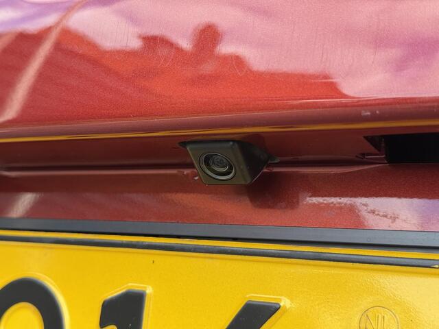 Peugeot 108 Allure 1.0 e-VTi 72PK 5DRS Climate control, Navigatie, Achteruitrijcamera, Apple Carplay, Android Auto