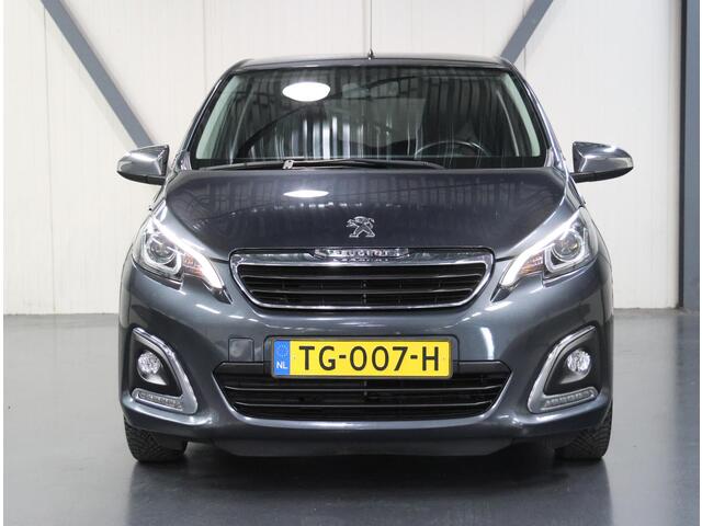 Peugeot 108 1.0 e-VTi Allure | AppleCarplay/AndroidAuto | Climate Control | LED | LEER | Stoelverwarming | 15"LMV | Isofix | Privacy Glass | UNIEK!! |