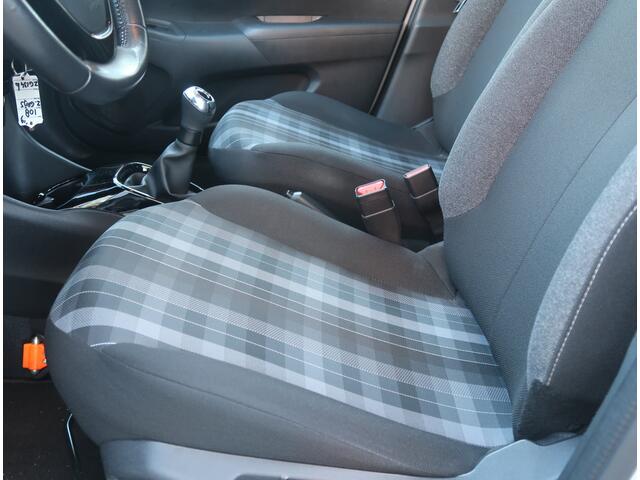 Peugeot 108 1.0 e-VTi Allure 73 Pk. 5-Deurs Climate Control * Begrenzer * L.M. Velgen * Telefoonkoppeling * USB * Mistlampen * Donkere ruiten Achterportieren * Vingerhoets; Vierde Generatie Eersteklas Service ! Al meer dan 100 jaar een begrip in de Brabantse Kempen.