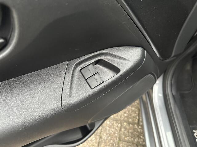 Peugeot 108 1.0 e-VTi Active 5 drs | DAB | Bluetooth telefoon | A/C