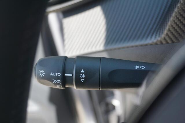 Peugeot 2008 1.2 PureTech 100 Allure 180° Camera | Navi