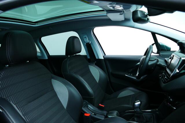 Peugeot 2008 1.2 110pk Allure 1-Eig. Panodak, Half Leer, Navi, Camera, Clima, Cruise, Haak 1250kg