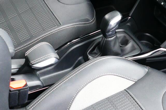 Peugeot 2008 1.2 110pk Allure. Panodak, Navi, Camera, Clima, Cruise, Half Leer, 16"LMV