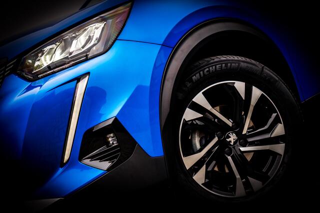 Peugeot 2008 1.2 131 PK PureTech Allure 3D-I-Cockpit AUTOMAAT RIJKLAAR. | DB-RIEM IS VERVANGEN | PDC V/A | Clima |Navigatie |