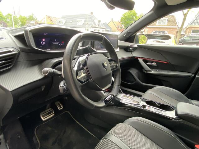 Peugeot 2008 1.2T 130pk Automaat GT | Navigatie | Achteruitrijcamera | Keyless Entry | LED koplampen | Two Tone | Privacy Glass