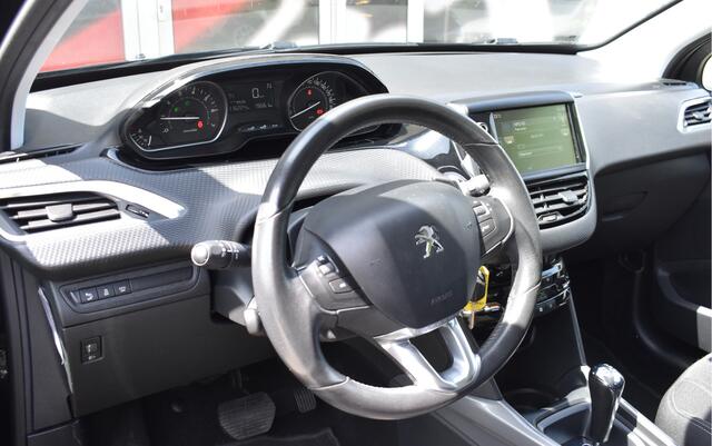 Peugeot 2008 1.2 PureTech Active Automaat / Clima / Trekhaak / Parkeersensoren / Cruise control / 16" LM
