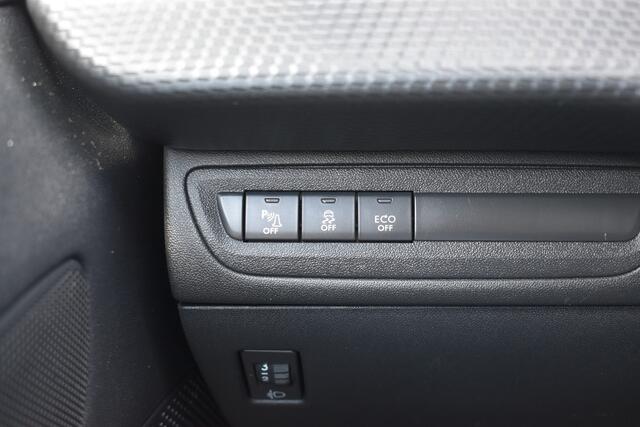 Peugeot 2008 1.2 PureTech Active Automaat / Clima / Trekhaak / Parkeersensoren / Cruise control / 16" LM