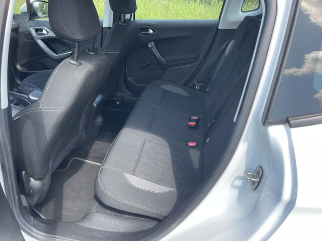 Peugeot 2008 1.2 PureTech Blue Lion Navi Pdc