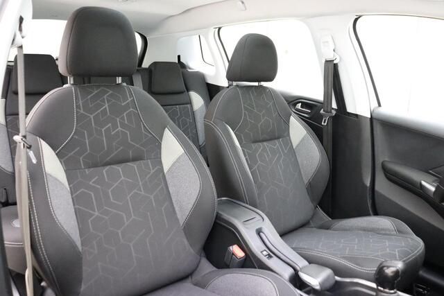 Peugeot 2008 1.2 PureTech Blue Lion 110 Pk | Navigatie | Trekhaak | Cruise Control | Panorama Dak | Airco |