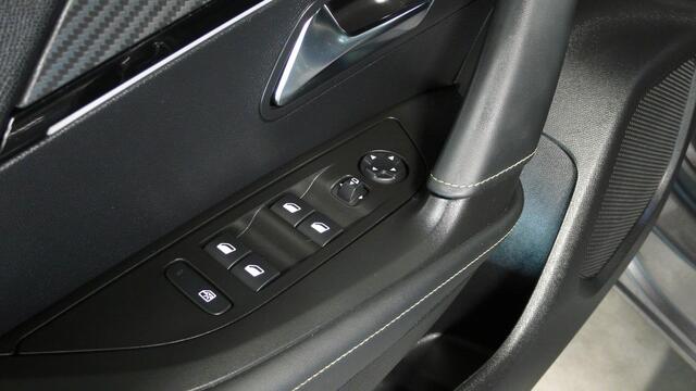 Peugeot 2008 1.2 PureTech GT | Pano dak | Leder | 1e eigenaar