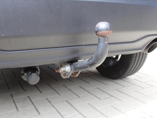 Peugeot 2008 1.2 PureTech Allure Camera, Trekhaak, Navigatie