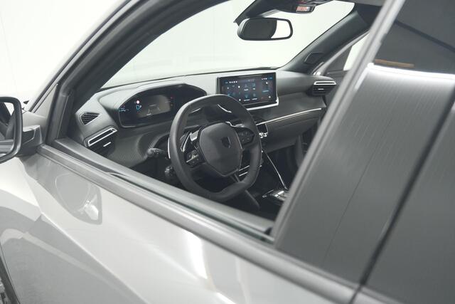 Peugeot 2008 Hybrid 136 e-DCS6 Allure | 360 Camera | Adaptieve Cruise Control | Dodehoekdetectie | Navigatie