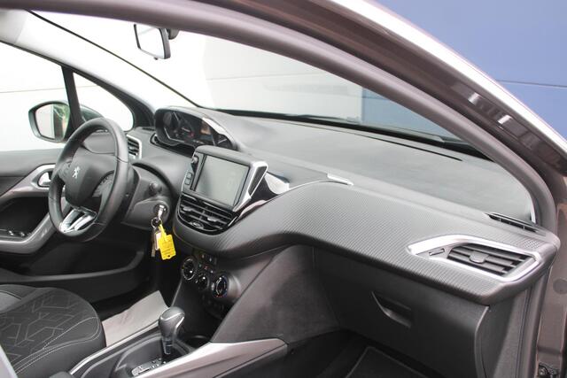 Peugeot 2008 1.2 PureTech 110pk Blue Lion Automaat EAT6 Airco Navi Carplay DAB