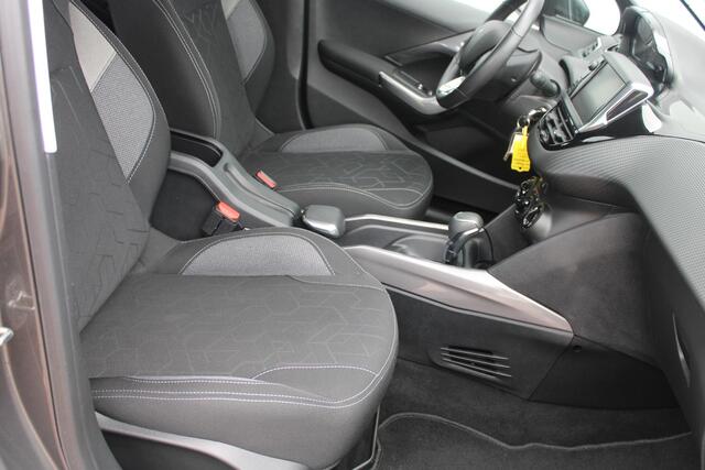 Peugeot 2008 1.2 PureTech 110pk Blue Lion Automaat EAT6 Airco Navi Carplay DAB