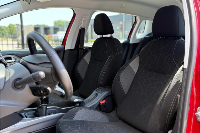 Peugeot 2008 1.2 PureTech Blue Lease Executive 110pk - Navi - Camera - Cruise - Carplay - PDC - Rijklaar