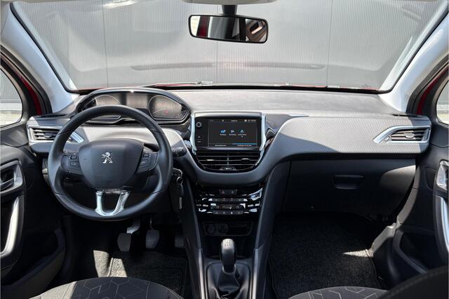 Peugeot 2008 1.2 PureTech Blue Lease Executive 110pk - Navi - Camera - Cruise - Carplay - PDC - Rijklaar