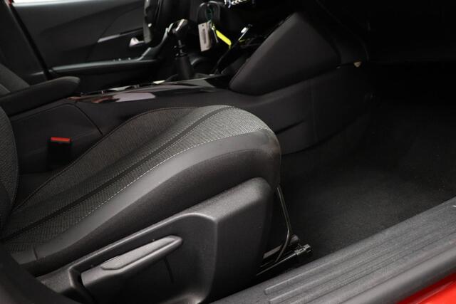 Peugeot 2008 1.2 PureTech 100 Allure | NAVI PACK | LED HALF LEDER | DAB | APPLE | CAMERA