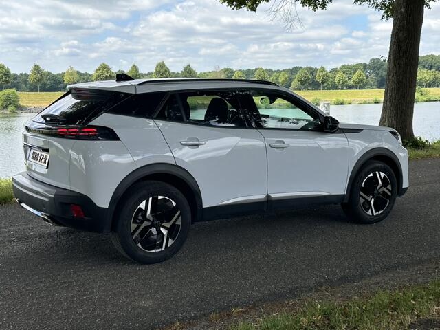 Peugeot 2008 1.2 PureTech Blue Lease Allure EAT8 | Nieuw model | Automaat | LED | Carplay | Camera