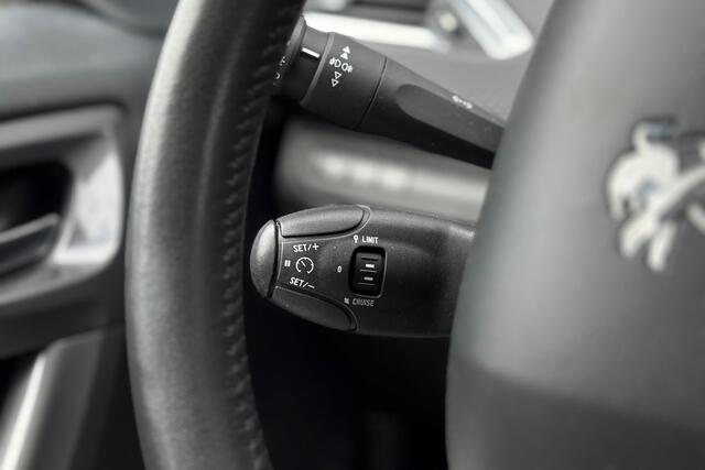 Peugeot 2008 1.2 PureTech Blue Lion 110pk - Cruise - Airco - Carplay - Navi - PDC - Rijklaar