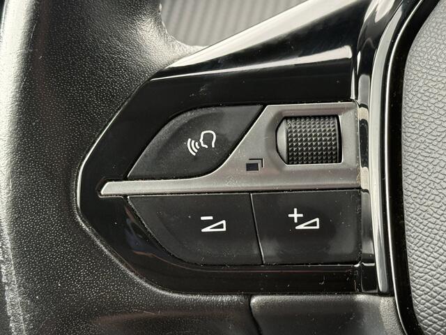 Peugeot 2008 BWJ 2021 1.2 101 PK Allure HALF LEDER / CAMERA / PRIV. GLAS / CLIMA / NAVI / CRUISE / BLUETOOTH / LMV / MULTIFUNCT. STUUR / LED / ISOFIX