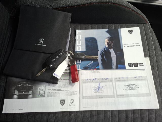 Peugeot 2008 SUV 1.2 100 pk Active Airco/Nav/Park/Trekhaak