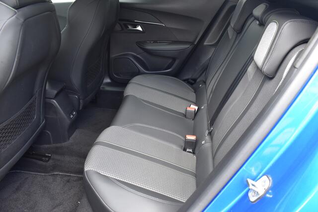 Peugeot 2008 1.2 PureTech GT / Airco / Carplay / Camera / Navigatie / 17" LM