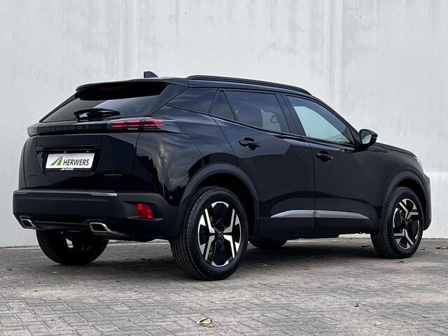 Peugeot 2008 1.2 Hybrid 145 GT / Veel voordeel, zo goed als nieuw / tot 8 jaar Garantie / Elektr. schuifdak en bestuurdersstoel / Stoelverwarming / Camera 360° / Adapt. CC / Navi / Apple Carplay Android / 17" LM wielen / ook in grijs leverbaar