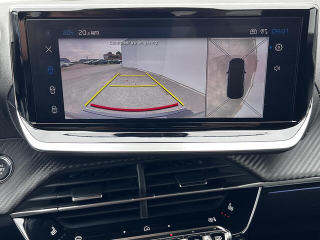 Peugeot 2008 1.2 Hybrid 145 GT / Veel voordeel, zo goed als nieuw / tot 8 jaar Garantie / Elektr. schuifdak en bestuurdersstoel / Stoelverwarming / Camera 360° / Adapt. CC / Navi / Apple Carplay Android / 17" LM wielen / ook in grijs leverbaar