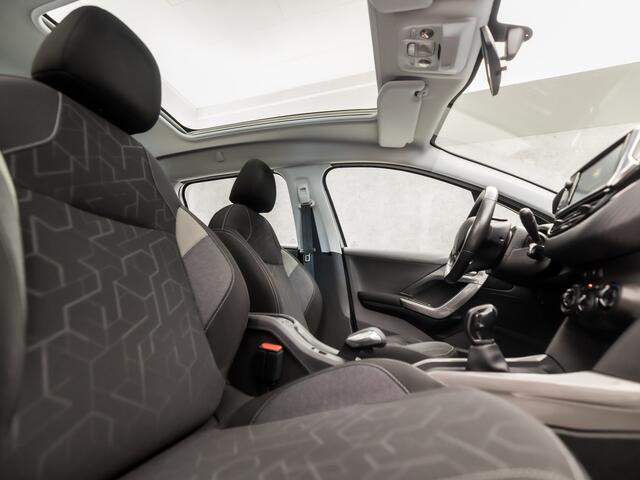 Peugeot 2008 1.2 PureTech Sport (PANORAMADAK, APPLE CARPLAY, NAVIGATIE, LM VELGEN, SPORTSTOELEN, PARKEERSENSOREN, CRUISE, NIEUWE APK, NIEUWSTAAT)
