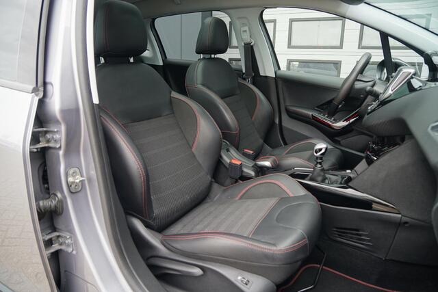 Peugeot 2008 1.2 PureTech GT-Line + TREKHAAK / APPLE CARPLAY / PANO / SENSOREN