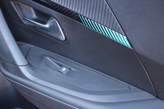 Peugeot 2008 1.2 PureTech Allure Pack NAVIGATIE