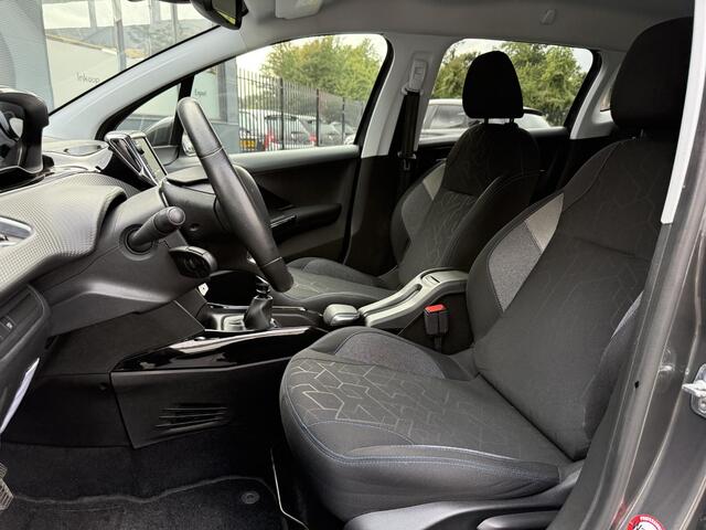 Peugeot 2008 1.2 PureTech Signature 1e Eigenaar,Dealer Onderhouden,Navi,Airco,Cruise,110pk,6 Bak,Lm velgen,Weinig km,N.A.P,Pdc,Nieuwe Apk bij Aflevering