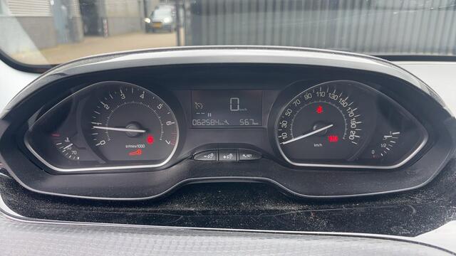 Peugeot 2008 1.2 PureTech Signature