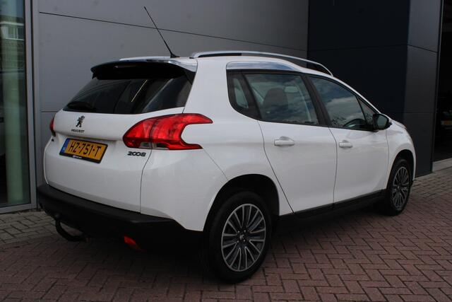 Peugeot 2008 1.2 PureTech Active Automaat Airco Navi Panoramadak Trekhaak