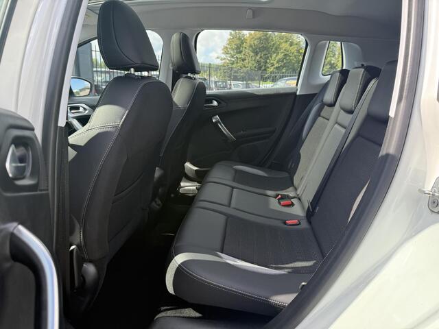 Peugeot 2008 1.2 PureTech Allure Navi,Clima,Cruise,Camera,Pano,Distributie riem v.v. bij 30.849,N.A.P,APK tot 09-2026